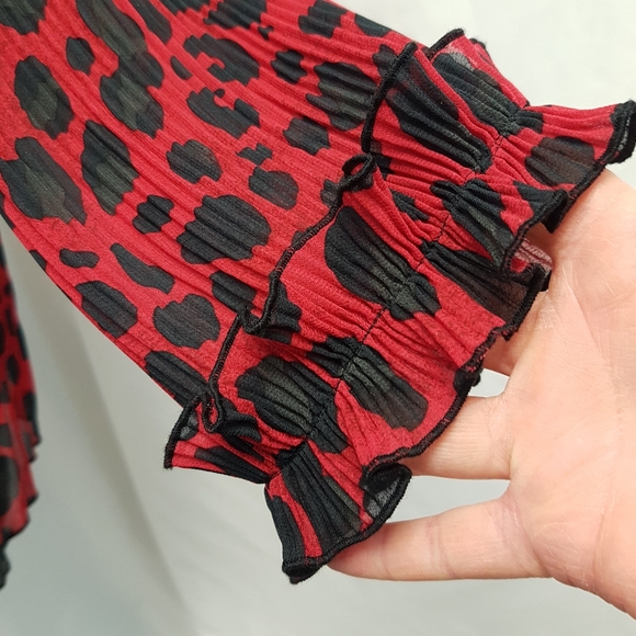 Fun, Cleo brand leopard print blouse. - Picture 10 of 10